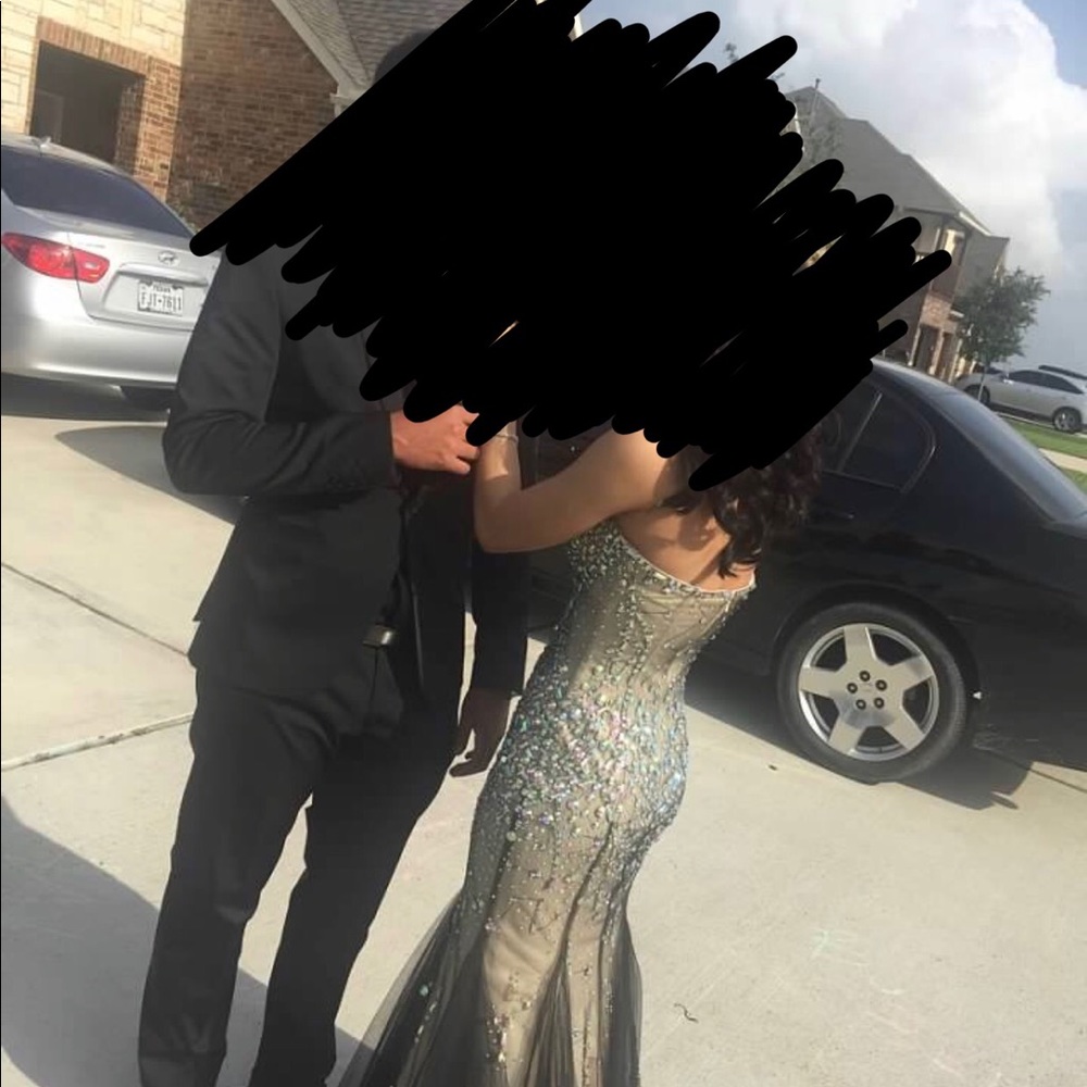 XS PROM DRESS - Picture 2 of 2